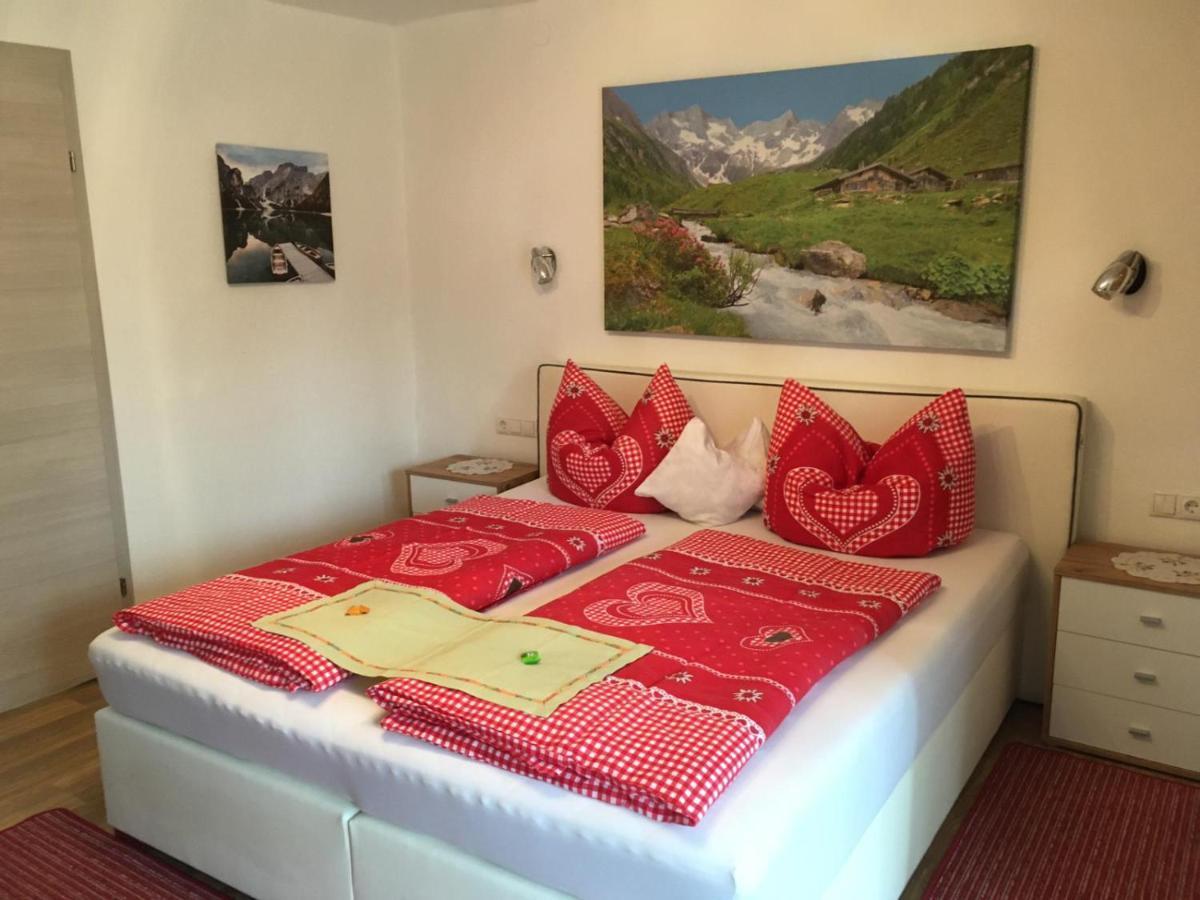 Gaestehaus Schmid Sankt Johann im Saggautal Esterno foto