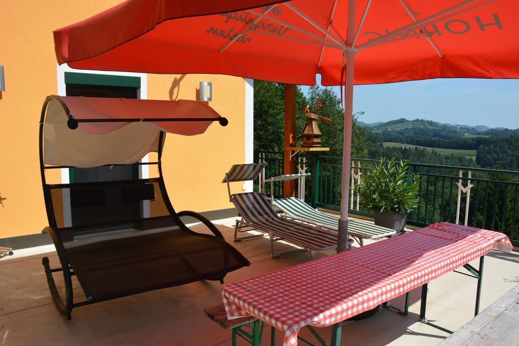 Gaestehaus Schmid Sankt Johann im Saggautal Esterno foto